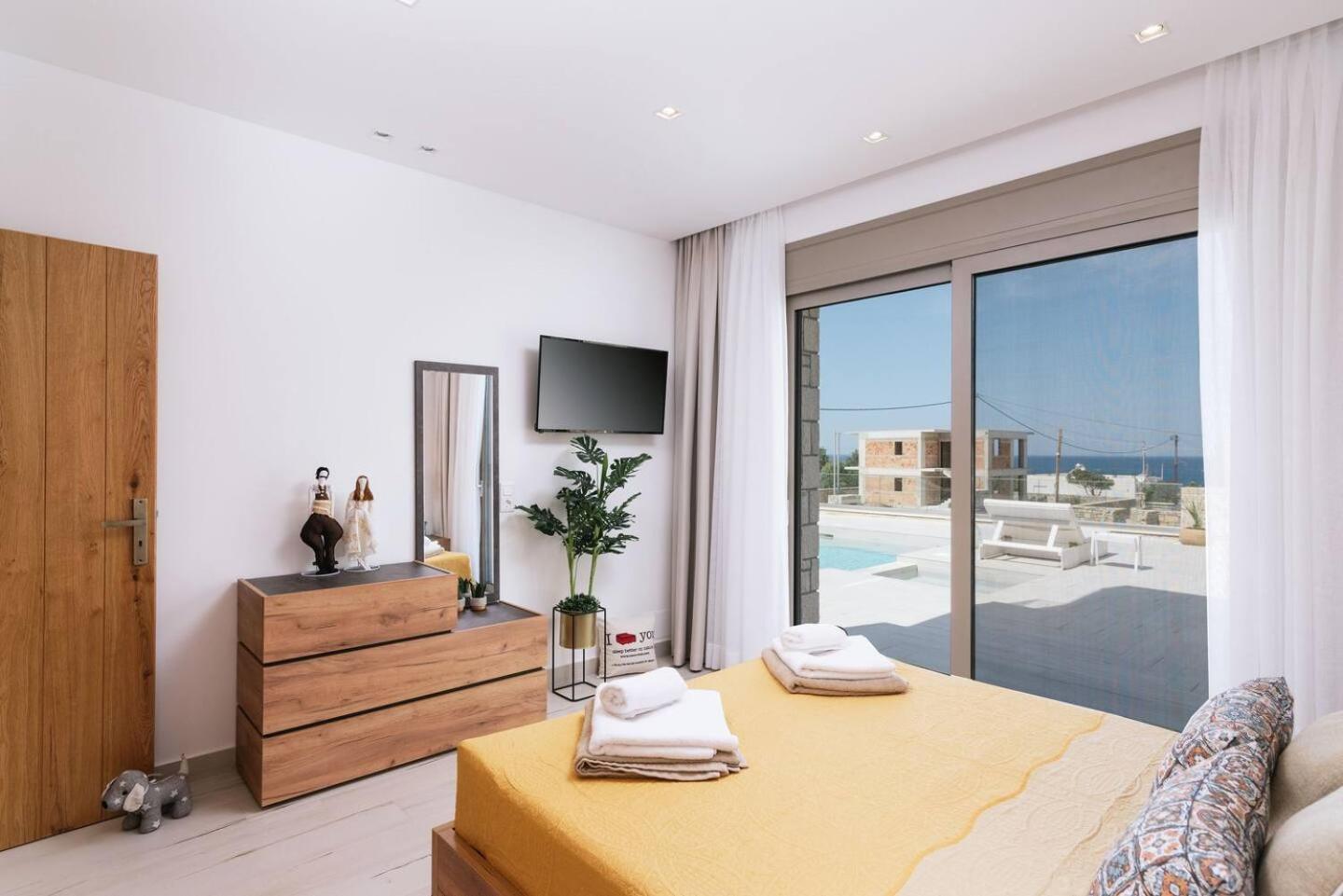 3 Muses Luxury * Kalamaki (Heraklion)